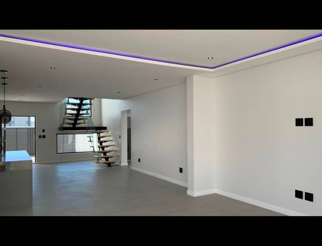 4 BEDROOM FREESTANDING FOR SALE IN SANDOWN